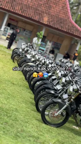 sedang menunggu kejutan selanjutnya🫣 #supertulus 