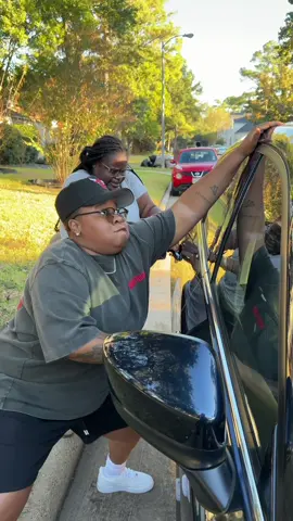 give me a second!! 🫠 @teesanderscomedy @Beverly @Anj 