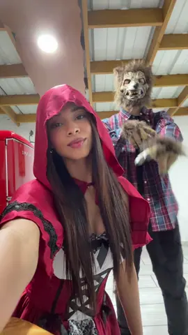 Never too late 🤪 #parati #halloween #fyp #caperucitaroja #lobo 