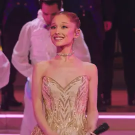 she literally not human wtf 😭 #arianagrande #fyp #viral #zyxcba 