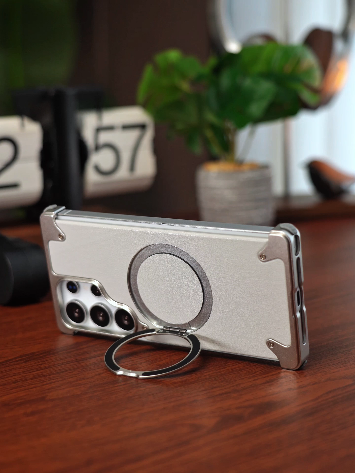 Beautiful andpractical,comeswith aringmagneticbracket.#wholesale#phonecase#oatsbasf #foryou#fyp#tech#fyp#trend #metal #case#iphone #iphonecase #iphone16 #iphone16promax #apple#iphone17 #iphone17air #iphone17promax