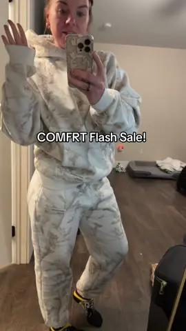 I have 2 sets of these!! So worth it and comfy! @Comfrt #comfrt #comfrtclothing #comfrthoodie #tiktokshopblackfriday #tiktokshopcybermonday 