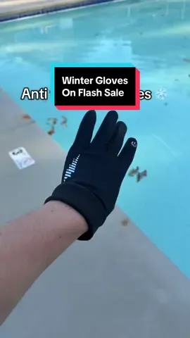 These gloves are amazing since it’s getting cold outside #gloves #thermal #doubleinsulated #thermalgloves #wintergloves 