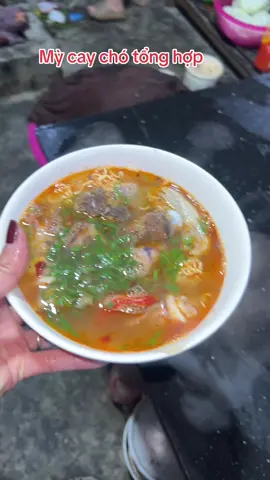 Mì cay của ai đây