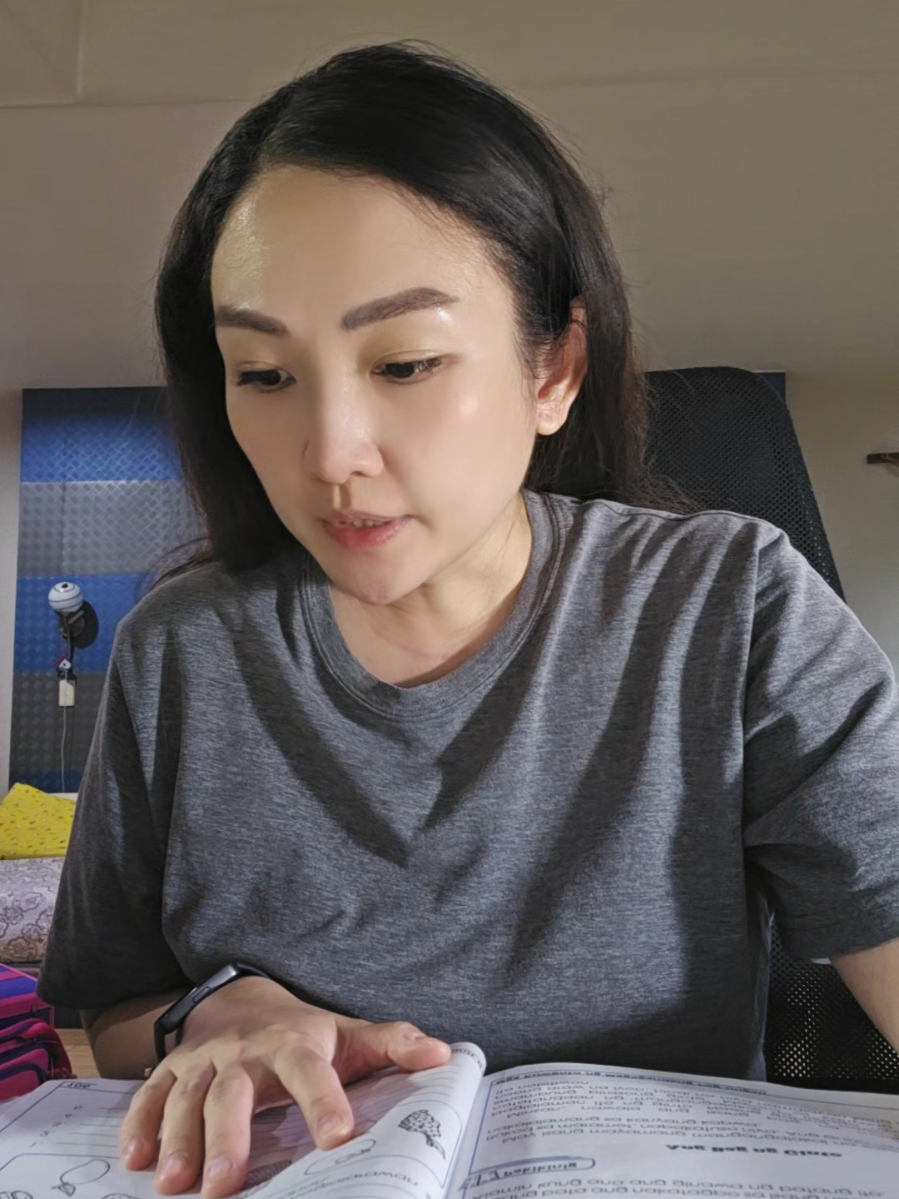 A video of a tutoring session in Filipino. Iyak/tawa for 4 years na #MomsofTikTok 