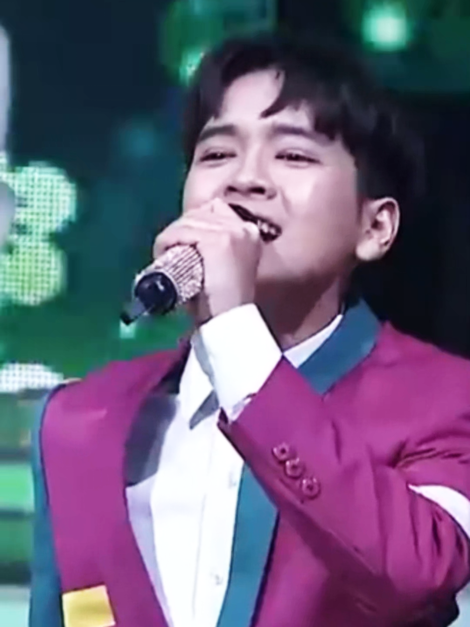 bahkan disaat perfom ber8 pun yang aku cari cuma dia🥹🤍 #arbilda7 #fyp #berandatiktok #4upage #da7 