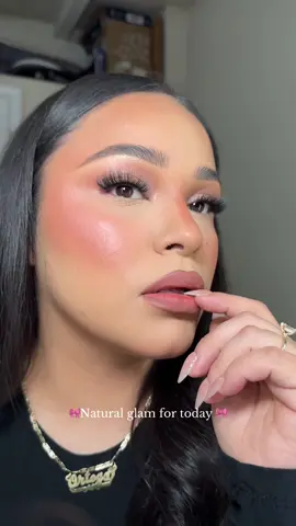 Natural glam is also beautiful 💗  @Fenty Beauty @Patrick Ta Beauty @loréal paris usa @Tower 28 Beauty @NYX Professional Makeup @e.l.f. Cosmetics #BeautyTok #everydaymakeup #naturalglam #makeuptutorial #grwm 