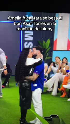 Amelia Alcántara se besa al bori Asaf Torres en la mansión de luinny #asaftorres #ameliaalcantara #lamansiondeluinny #luinnycorporan #paratiiiiiiiiiiiiiiiiiiiiiiiiiiiiiii 