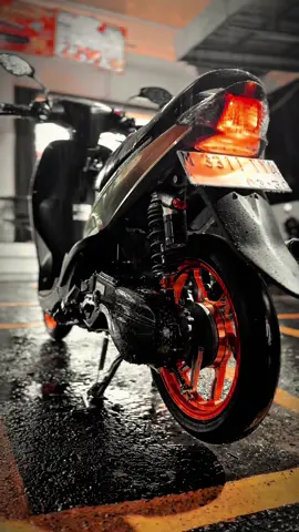 Asik juga basah-basahan 😂 . . . . #modifikasimio #miosporty #mioproper #miobunglon #mio5tl 