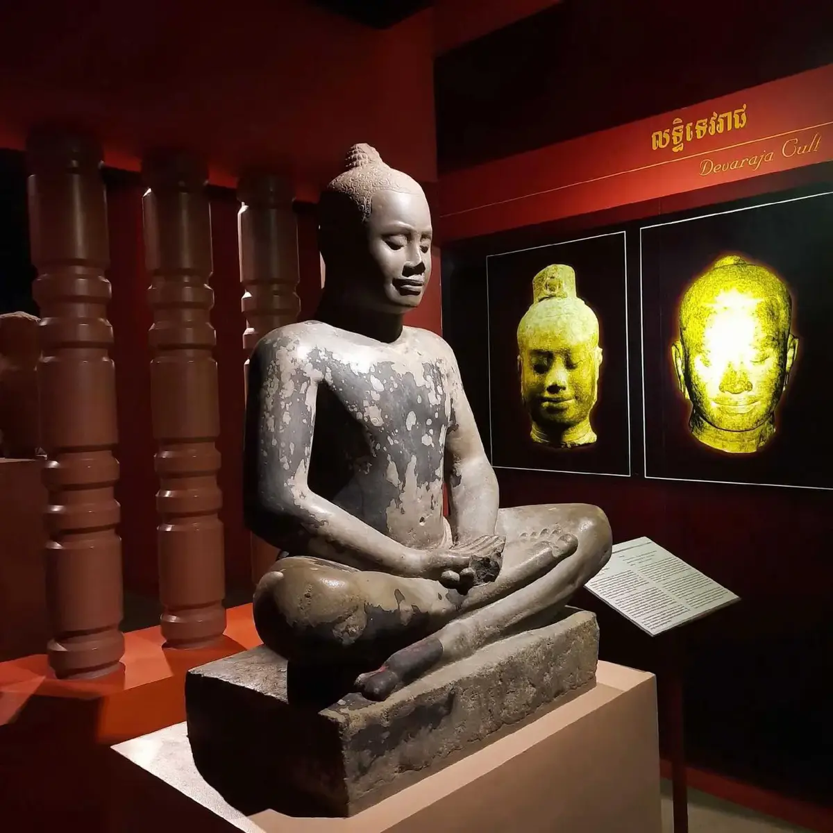 ព្រាហ្មណ៌ពោលថា «ព្រះគោតមដ៏ចំរើន គ្មានគ្រឿងបរិភោគទេតើ» ។ ព្រះសម្មាសម្ពុទ្ធទ្រង់ត្រាស់តបថា «ម្មាលព្រាហ្មណ៌ ពិតមែន មានហេតុជាទំនង គួរឲ្យអ្នកផងគេថា ព្រះសមណគោតម ជាមនុស្សគ្មានគ្រឿងបរិភោគគឺរូប សំឡេង ក្លិន រស សម្ផស្សទាំងប៉ុន្មាននោះ តថាគតបានលះស្រឡះហើយ បានផ្តាច់ផ្តិលឬសគល់អស់ហើយ បានធ្វើវត្ថុសម្រាប់កើតទៀតអោយអស់រលីង ដូចជាដើមត្នោត ដែលគរក្របែលគាស់រំលើង ឲ្យលែងដុះតទៅទៀតហើយ ជាធម៌លែងមានបែបភាពតទៅទៀតហើយ ជាធម៌មិនមានកំណើតតទៅខាងមុខទៀតទេ» ម្មាលព្រាហ្មណ៌ «ដែលអ្នកផងគេថា ព្រះសមណគោតម ជាមនុស្សគ្មានគ្រឿងបរិភោគនោះ គឺជាសំដីត្រូវត្រង់ហេតុនេះឯង ប៉ុន្តែមិនមែនត្រូវត្រង់ហេតុដែលអ្នកឯងនិយាយសំដៅនោះទេ» ។ #យល់ឃើញត្រូវ #ពោលត្រូវ #ព្រះពុទ្ធសាសនា #ពុទ្ធឱវាទ #buddhism 