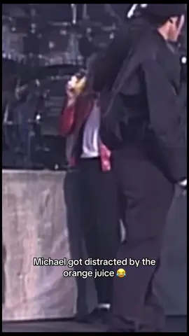 drop a like if you drink orange juice 👍🏾 #michaeljackson #clip #funny #fyp #mj