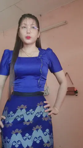 ဘာသီချင်းတွေမှန်းလဲမသိဘူး😌#အန်တီခနလှုပ်မယ်😅 @Anti 