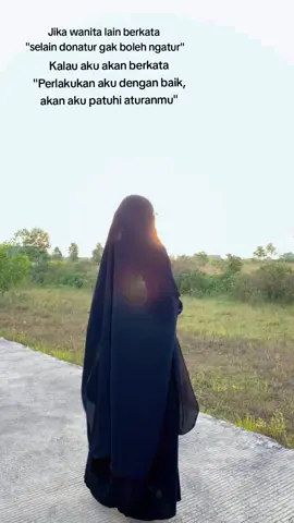 Outfit full black, elegant banget,, yuk langsung cek keranjang kuning nya  #abayahitam #frenchkhimarjumbo #kacamatawanitahitam #sepatubootwanita #fypシ゚ 