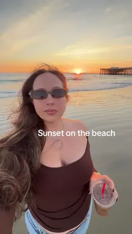 Love a good sunset on the beach #sunset #southerncalifornia #traveldiaries 
