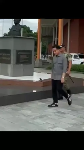 Menuju Salatiga, ngak ada capeknya Beliau baru kemarin di Morokwali sekarang otw Salatiga#gibranrakabuming #wapres #gibran 