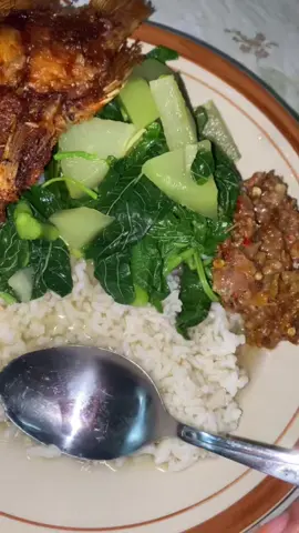 menu hari ini sayur bayem+ikan nila+sambel tomat dan trasi🤤#masakanrumahan #masakansimple #masakdirumah 