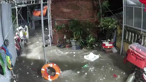 Nước biển tràn lên không kịp trở tay tối qua một đêm mất ngủ.hoảng loạn😔#baolutmientrung #xuhuongtiktok#viral  