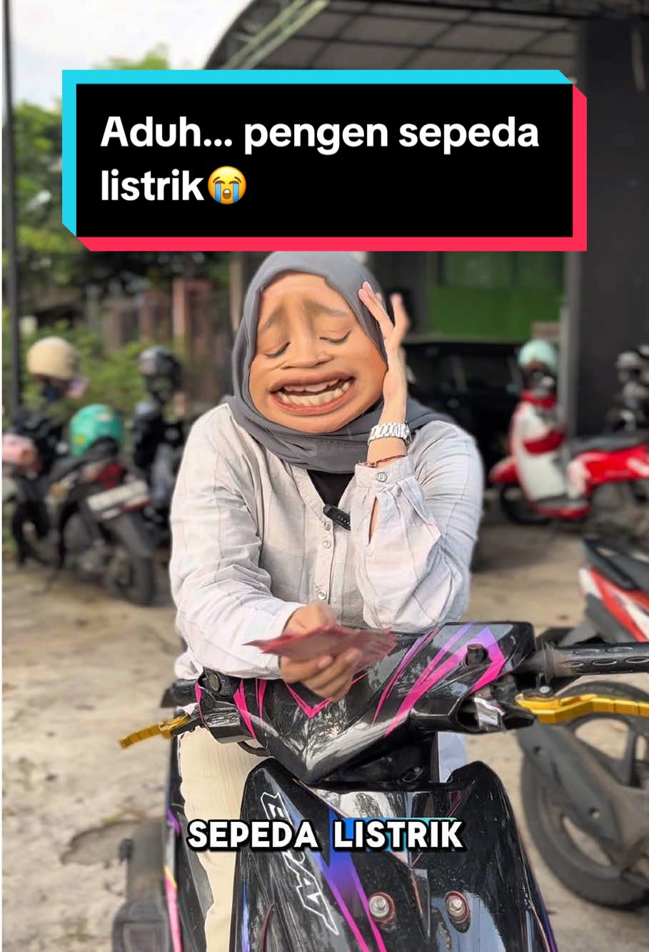 Aduh… pengen sepeda listrik kayak bocil komplek😭 Tapi uangku kurang. Gimana dong?? #tmtnsupply #promoanniversary #diakon #promonovember #kuponundian 