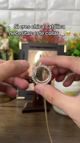 🌸 Joyería con propósito ✨. Este collar cristiano con charms llenos de significado es un recordatorio de que tu vida siempre está en manos de Dios. Una pieza que combina elegancia y espiritualidad para mujeres de Fe. 🙏#joyas #dios #joyeria #collar #fe 