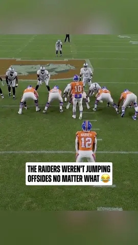 they weren't fazed at all 😭 #lasvegasraiders #nfl 
