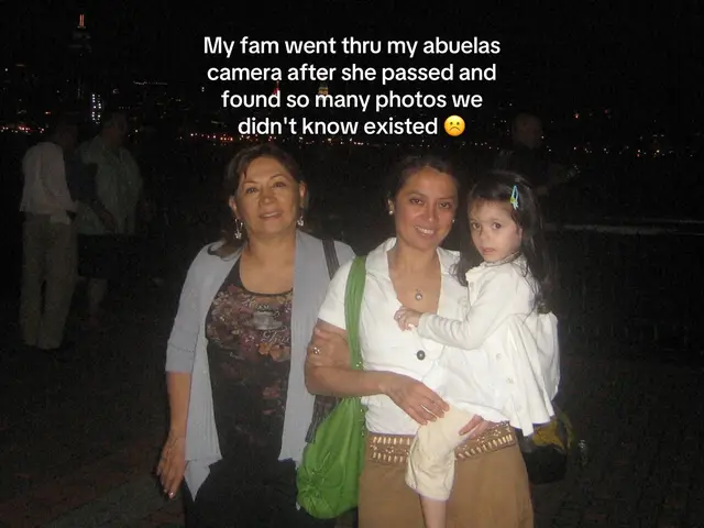 She had such a beautiful eye like how did she capture what childhood felt like in these few photos?!?!? AND THERE ARE MORE. 