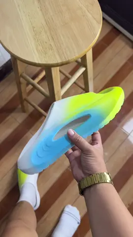 legit guys ang ganda na ang lambot pa #slides #slippers #slippersformen #slippersforwomen #affordable 