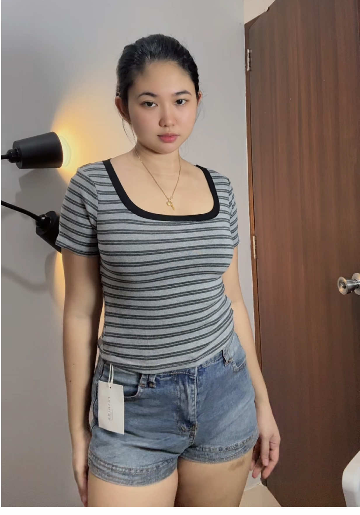 Striped body hugging top✨😍 #tiktokshopstyleitgirl #GirlOnTrend #outfitideas #casual #stripe 