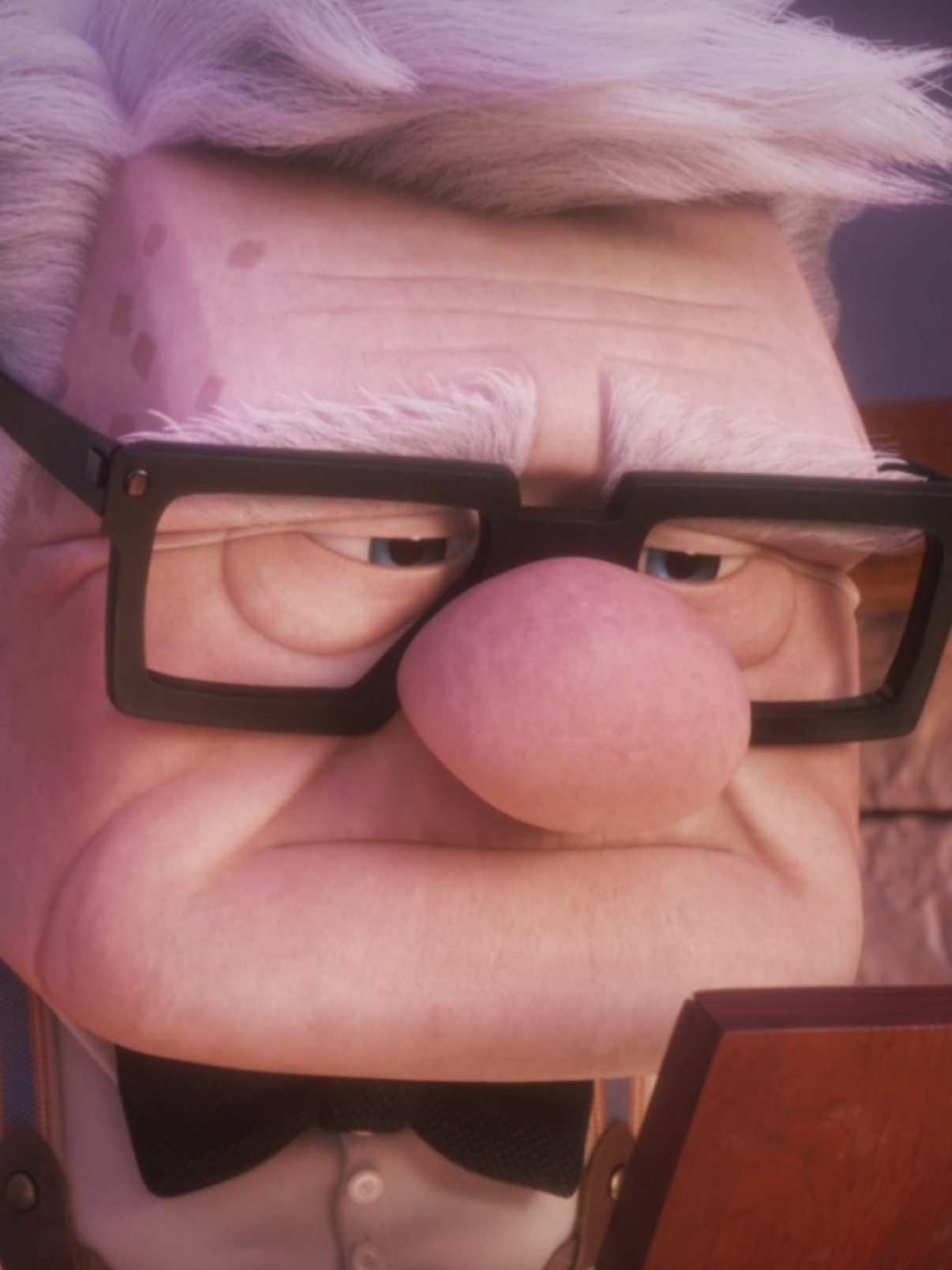 Alguém me explique a diferença entre assistir esse filme e levar uma pedrada?🤡 | #up #upaltasaventuras #carlandellie #upmovie #upedit 