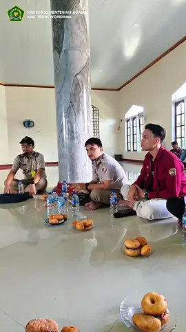 Yang paling penting dalam proses sertifikasi tanah wakaf atau tempat ibadah adalah memastikan administrasi dan status tanahnya aman dari pihak lain. Seperti pada pengukuran tanah Mushola Sobey Warayaro hari ini, masyarakat sekitar hanya menyaksikan tanpa ada protes. Artinya, tanah tersebut aman dan tidak bermasalah. Ridwan Ageng Ashari, S.T. Kepala Seksi Survei dan Pemetaan @Kantah Teluk Wondama @kemenagpapuabarat @Kementerian Agama RI  #KemenagTelukWondama #BPN #Wakaf #TelukWondama #KolaborasiUntukUmat