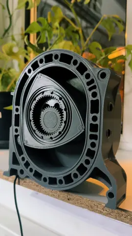 A fully 3D-printed Wankel engine ⚙️🔥 The rotary piston comes to life — powered by electricity and pure curiosity ⚡🌀 Printed on the Bambu Lab P1S, bringing motion to innovation 💥 #3dprint #rotary #WankelEngine 