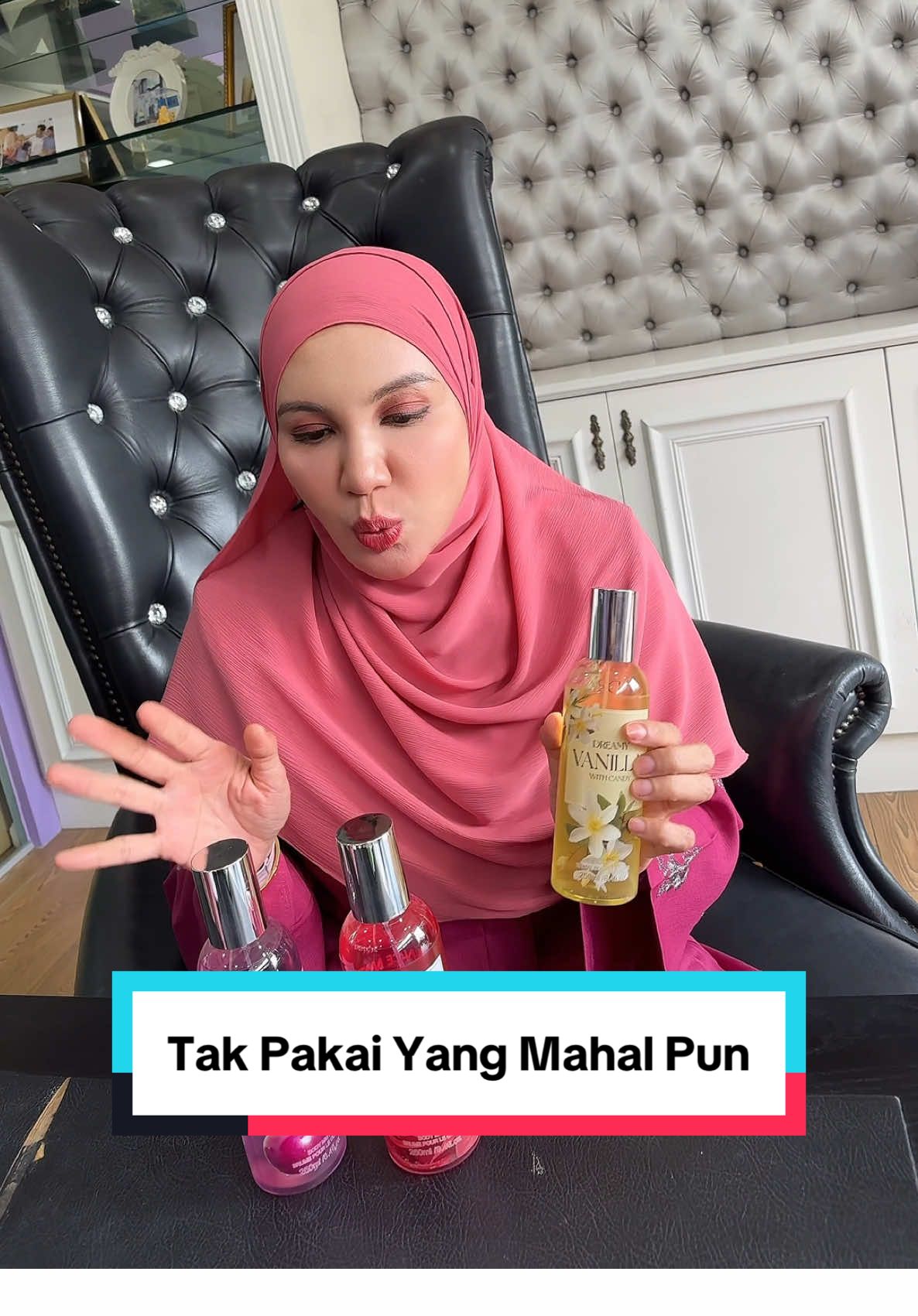 Replying to @Z A T U || 🌷 kita pakai ni je awak. Murah murah je tapi tahan lama dan wangi sangat. Jimat pun jimat ambil terus combo 3 ni. Jangan terkejut tau harga dia