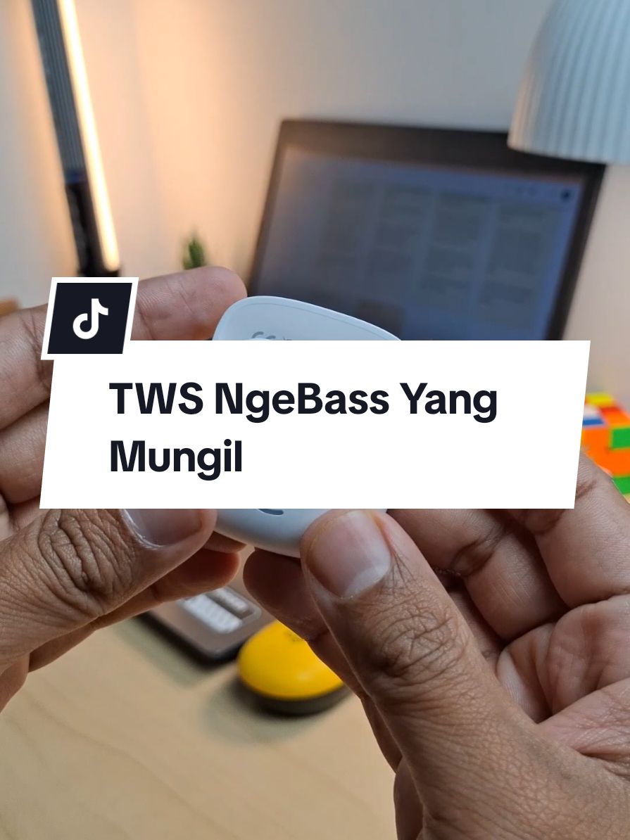 Tws NgeBass yang ukurannya mini dan desainnya Ok. TWS Olike T100S #tws #twsbluetooth #twsngebass #headsetbluetooth #earphonebluetooth 
