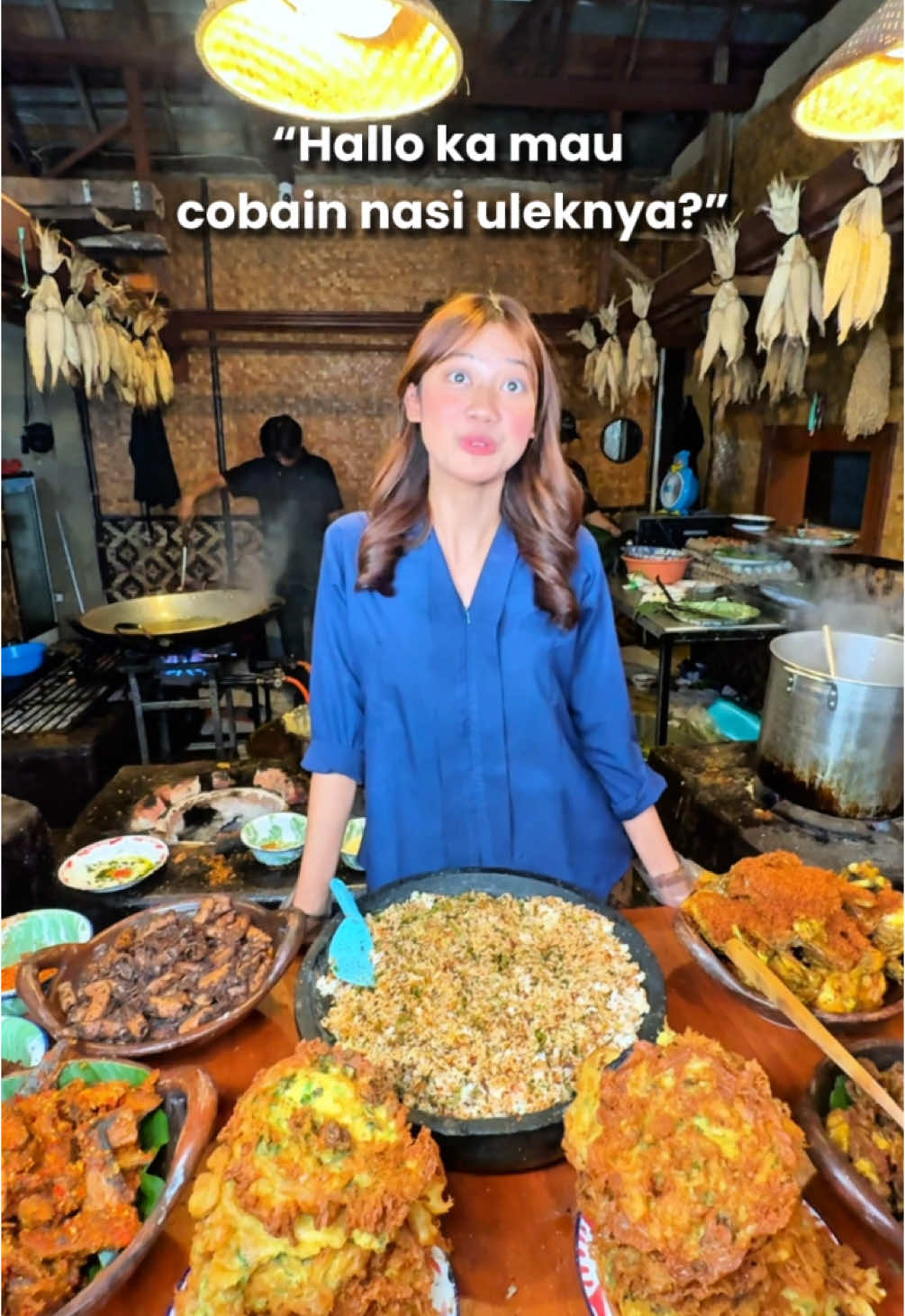 Resto sunda yang punya telor hawu! Nasi uleknya juga enaak nikmaat😍👏🏻 #restosunda #restosundabandung #telorhawu #kuliner #kulinerbandung #kulinertiktok #kulinerviral #FoodFestOnTiktok #creatorsearchinsights 