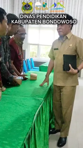 RAPAT DINAS SELURUH STAF OLEH KEPALA DINAS PENDIDIKAN KABUPATEN BONDOWOSO #dinaspendidikan #bondowoso #pelayanmasyarakat #fypシ゚viral🖤tiktok @pemkabbondowoso @Kominfo Bondowoso 