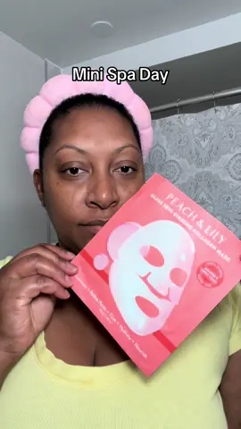 As a mom, the smallest things can feel like a spa day like the @Peach & Lily Glass Skin Ginseng Sheet mask Try it for glowy skin and a 30 min spa day! #peachandlily #giftedbypeachandlily #ginseng #sheetmask #glassskin 