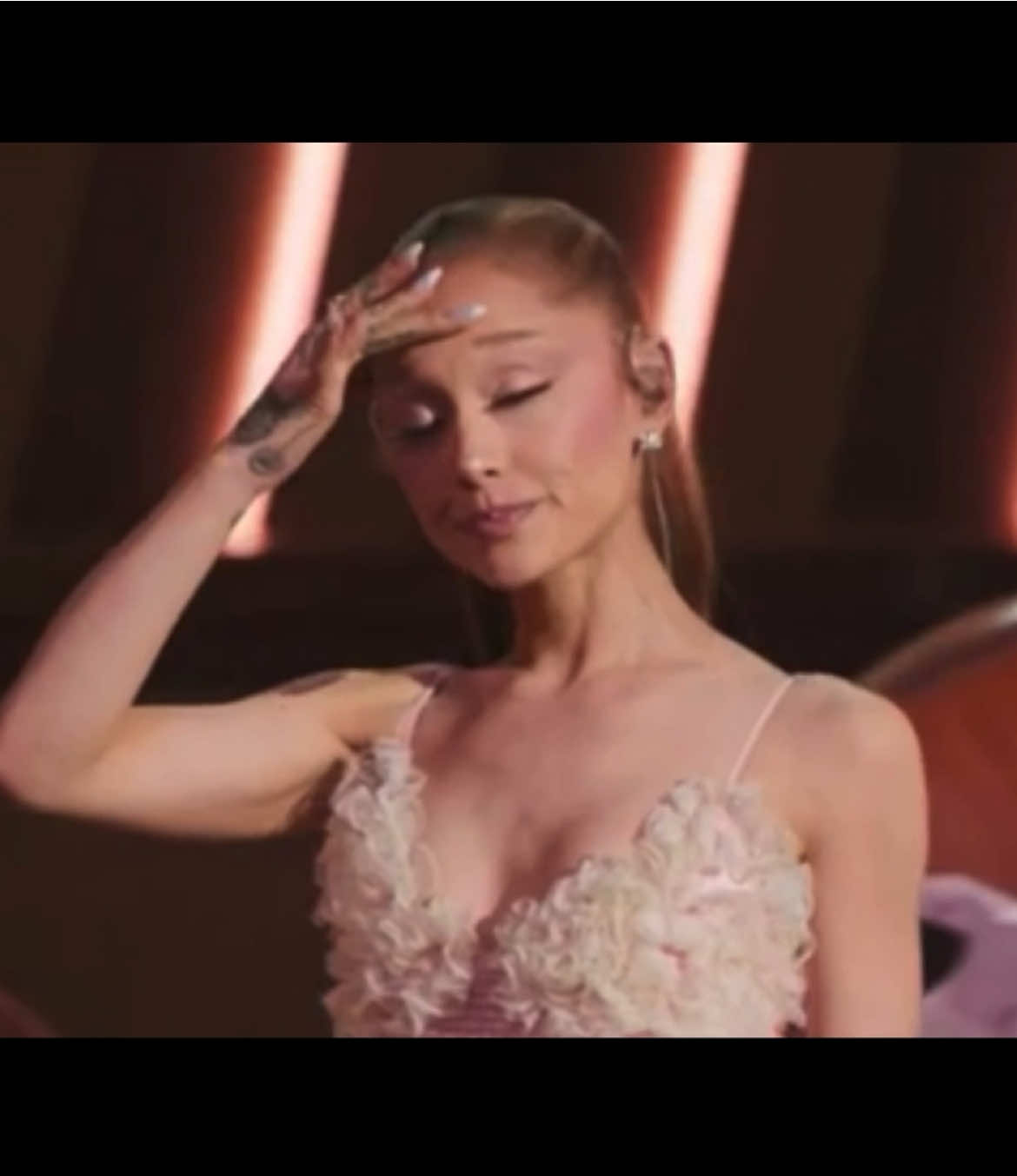 Ariana Grande - Popular (Live at Wicked: One Wonderful Night) #arianagrande #glinda #popular #wicked 