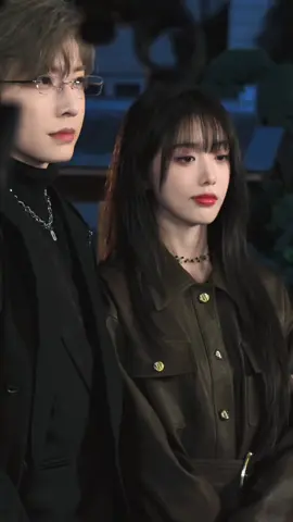 udah berusaha nahan tawa dia nih, akhirnya ga kuat juga kan😅😅 #zhongzheng #fyp #shortdramachinese 