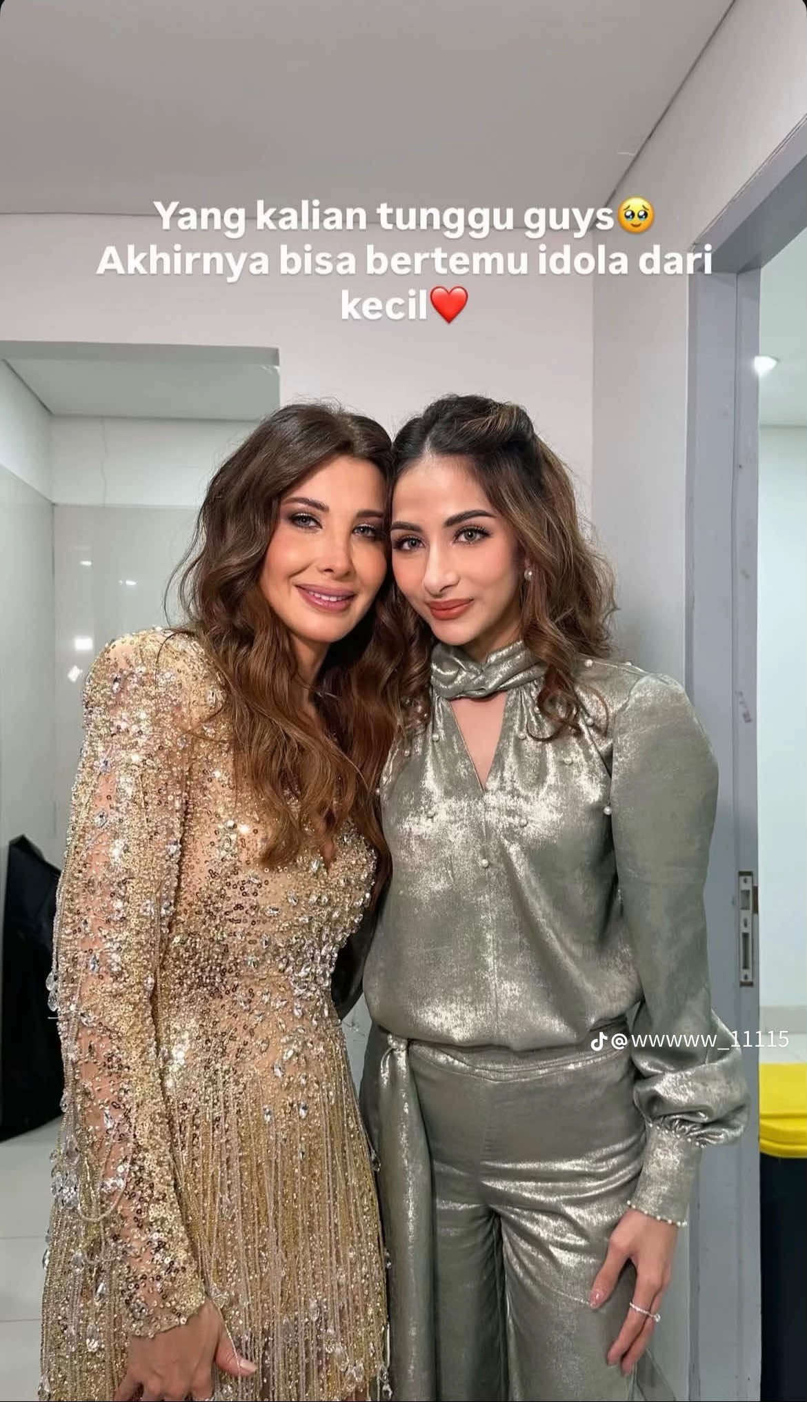 Nonton konser kembaran dulu @Shabrinaadfi & @Nancy Ajram  @hairstylist.arrusa #muajakarta #makeupartist 