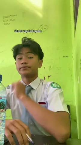 ⚽️+🧠+🫀#soeratin#sepakbola#bolasepak#pikirankacau#masadepan