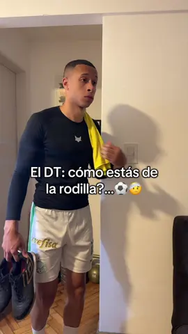 Cuando el DT me pregunta por mi lesión..⚽️🥲👌🏽 #futbol⚽️ #lesion #humor #jugandofutbol #fyp 