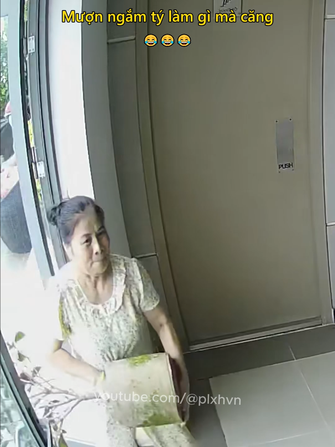 Mượn ngắm tý làm gì mà căng 😂 #chungcu #tromcap #tromcuop #chungcuhanoi #vanhoa #phunu #plxhvn #phapluatxahoi