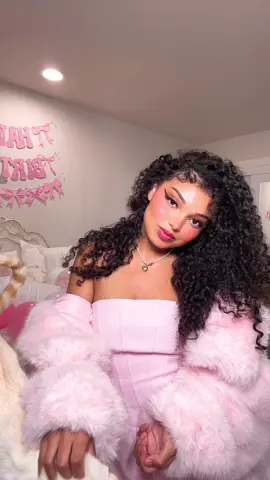 Today is my birthday 💓✨ spending it with my kitties 