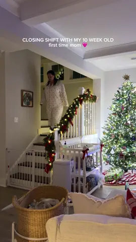 closing shift with my 10 week old as a first time mom 🩷🥹 #ftm #firsttimemom #postpartum 