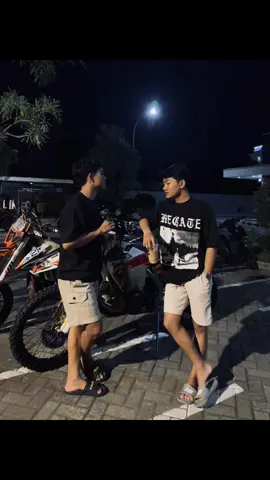 cargo/boardshorts cocok buat nongki nongki santuyyy icikiwir😎 Join Live dapetin ekstra voucher dan diskon ambyarnya😎🫵#guncang1111 #celanapendekpria #blackpink #promoguncang1111 #viralvideo 