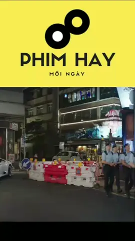 Từng là cảnh sát bây giờ biến thành xhđ phim anh hùng phản xạ  #phimhaymoingay #foryou #phimhay #ilovetiktok #hottiktok_xuhuong 