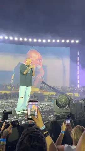 זמר אחד יחיד ומיוחד עם הלב הכי גדול והכי מיוחד הזמר הלאומי לאן שתלך מדינה שלמה תלך איתך @Eyal Golan #איילגולן 