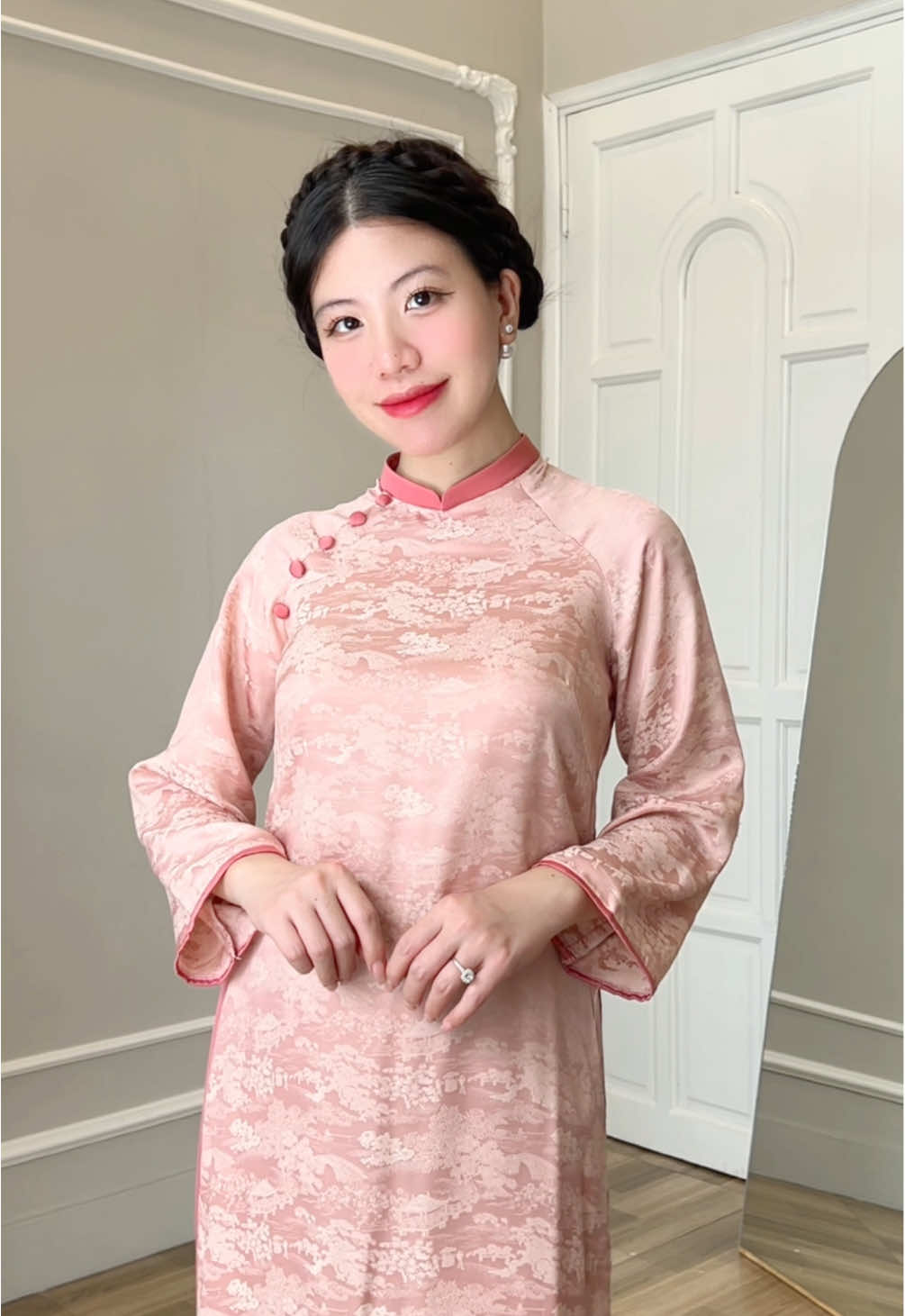 Em này mặc tôn da lắm nha💫 #huynhnghigiao #aodai #tetmacgi #aodaivietnam #idealabs 