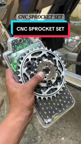 SA MGA NAGHAHANAP NG CNC SPROCKET SET DYAN ITO MGA BOSS MAY STOCK NA TAYU DITO✅ #cncsprocketset #cncsprocket #sprocketset #chainsprocket #sprocketchainset 