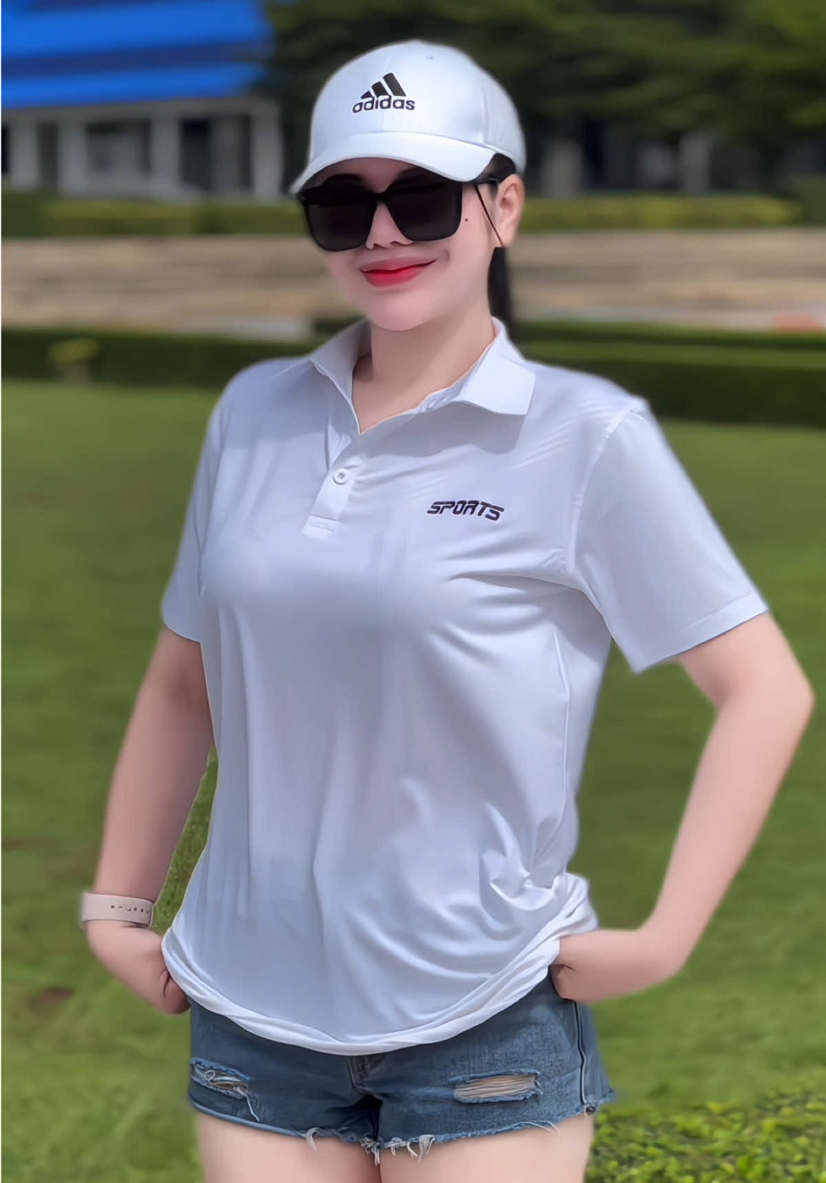 เสื้อกีฬาคอปก เนื้อผ้านิ่มใส่สบายระบายอากาศได้ดีไม่ร้อน รุ่นนี้ใส่ได้หญิงชายนะคะ #เสื้อกีฬา #เสื้อกีฬาสปอร์ต #เสื้อกีฬาคอปก #เสื้อกีฬาแขนสั้น #ใส่ได้ทั้งชายและหญิง 