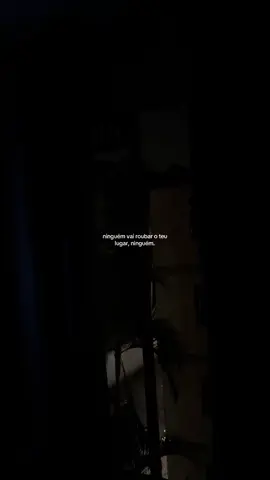 ninguém. #frasesyyz #casal 